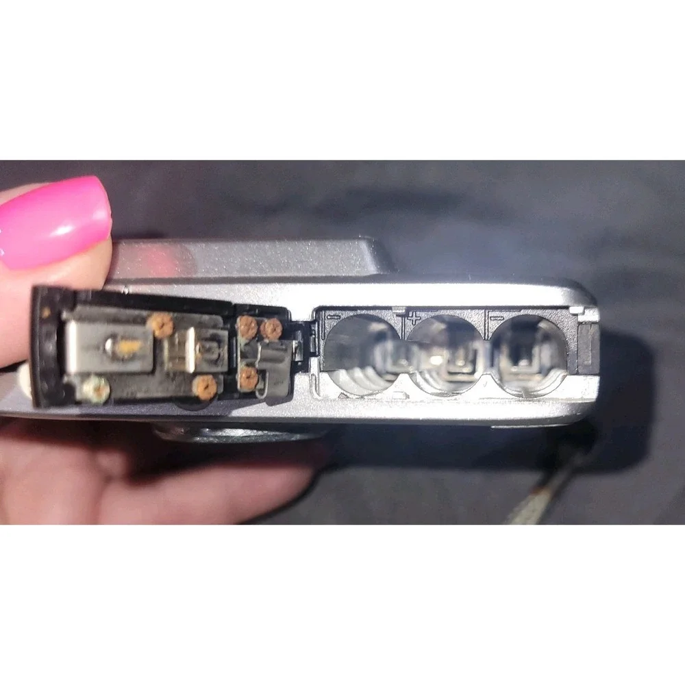Vivitar ViviCam 5022 Digital Camera 5.1 MP 1.8 Inch LCD Screen AS IS PARTS ONLY